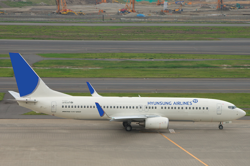 파일:현성항공 B737-800.png